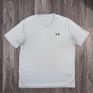 light grey under armour loose fit tee (large)